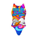 Costume Boneswimmer intero da donna per l'allenamento in piscina, modello PINUP BENISSIMO con un paperotto stralunato e una scritta ironica; vista frontale