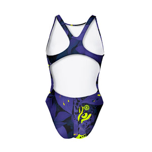 Costume Boneswimmer intero da donna per l'allenamento in piscina, modello PINUP GLOW con un giagurao in ambientazione notturna tra le foglie e segni fluo sul muso; vista posteriore