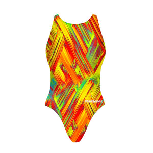 Costume Boneswimmer intero da donna per l'allenamento in piscina, modello PINUP FUSION con una trama striata con colori fiammanti; vista frontale