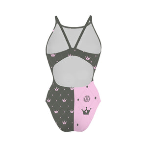 Costume da donna intero per il nuoto in piscina nel tempo libero, modello MIAMI non sgambato; variante L002M CROWN, con un pattern di piccole corone rosa su sfondo grigio, retro