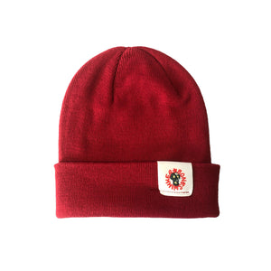 Berretto beanie in maglia risvoltato, rosso con etichetta Boneswimmer in risalto color bianco