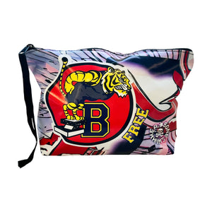 Beauty in pvc con zip, della linea FREE dedicata al freestyle, con grafica da  college americano e una tigre grintosa
