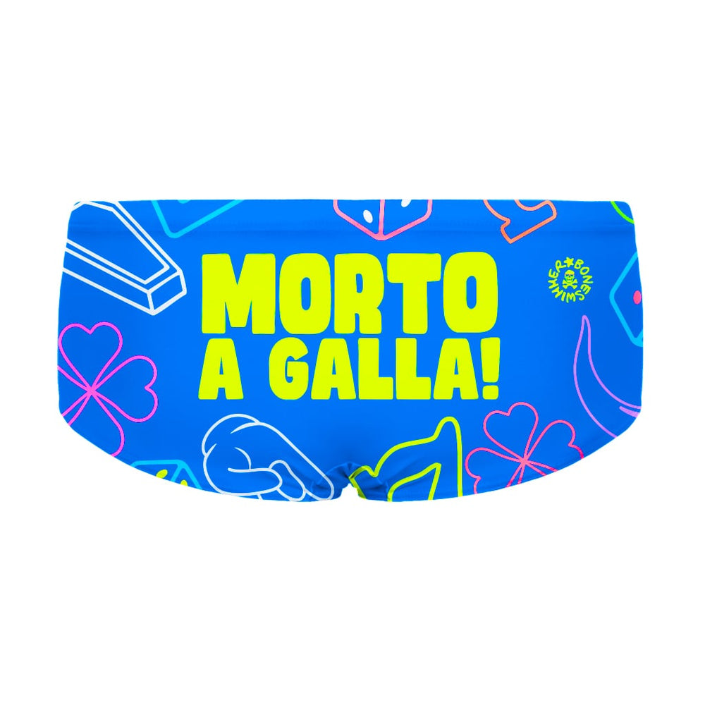Costume da allenamento nuoto in piscina Boneswimmer da uomo, modello parigamba UCLA GALLA in collaborazione con Taffo, con elementi scaramantici su fondo blu e frase ironica MORTO A GALLA; retro