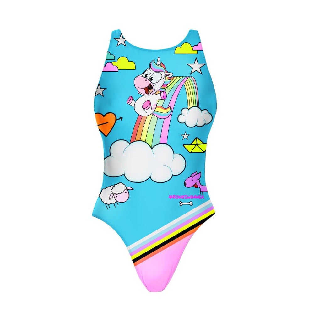 Costume da bagno intero donna Boneswimmer PINUP 480PF UNICORNO, motivo con unicorno che surfa su un arcobaleno tra nuvole, stelle e altri elementi surreali; lato frontale