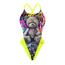 Fronte del costume Boneswimmer intero da donna per il tempo libero in piscina, modello ALTE L029AF PSYCO con un orsetto disegnato a tratto ed elementi di street art