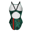Costume da allenamento nuoto Boneswimmer da donna, modello intero PINUP 414pf con stampa di un teschio glamour tra rose verde scuro, dettagli rossi e decorazioni dorate, retro