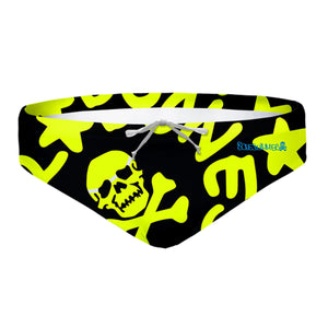 Costume taglio slip da uomo per allenamento nuoto in piscina Boneswimmer, modello H2OTTO 284HF con grafica teschi e simboli giallo fluo su sfondo nero, fronte