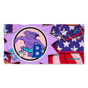 Telo da piscina Boneswimmer in microfibra linea FLY con un delfino agguerrito che si tuffa in una grafica da college americano