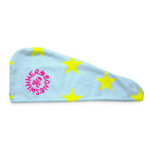 Turbante asciugacapelli Sahara in microfibra, modello 024S STARZ con stampa di scritta FUCK YOU che simula dito medio su uno sfondo azzurro con stelle fluo, vista laterale