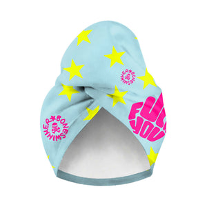 Turbante asciugacapelli Sahara in microfibra, modello 024S STARZ con stampa di scritta FUCK YOU che simula dito medio su uno sfondo azzurro con stelle fluo, vista frontale